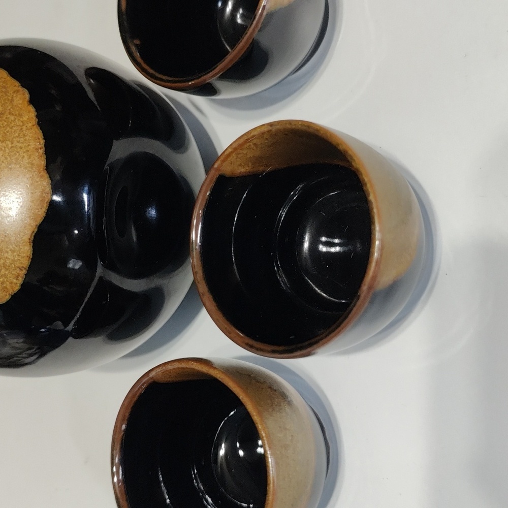 Vintage Japanese Sake Set | Ceramic Tokkuri Carafe & 4 Ochoko Cups | Kanji 福 - Picture 5 of 7